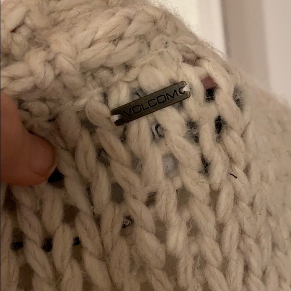 Volcolm Knit Cardigan - Picture 7 of 9